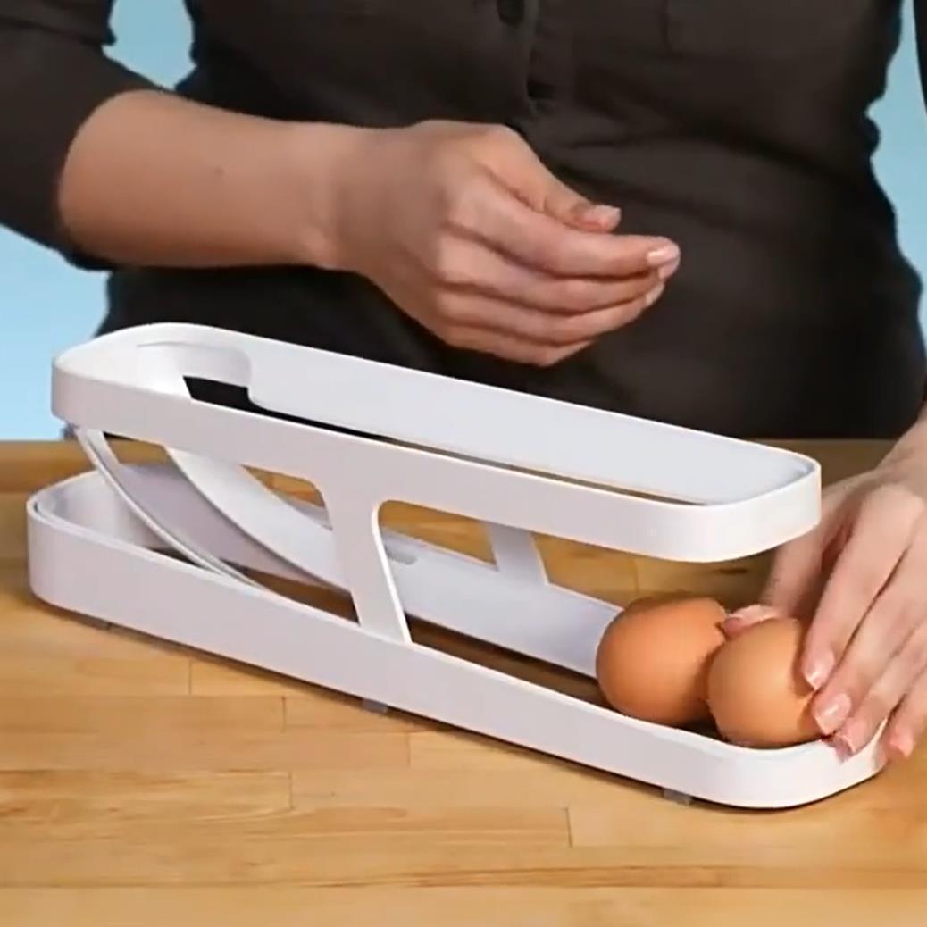Space-saving egg container